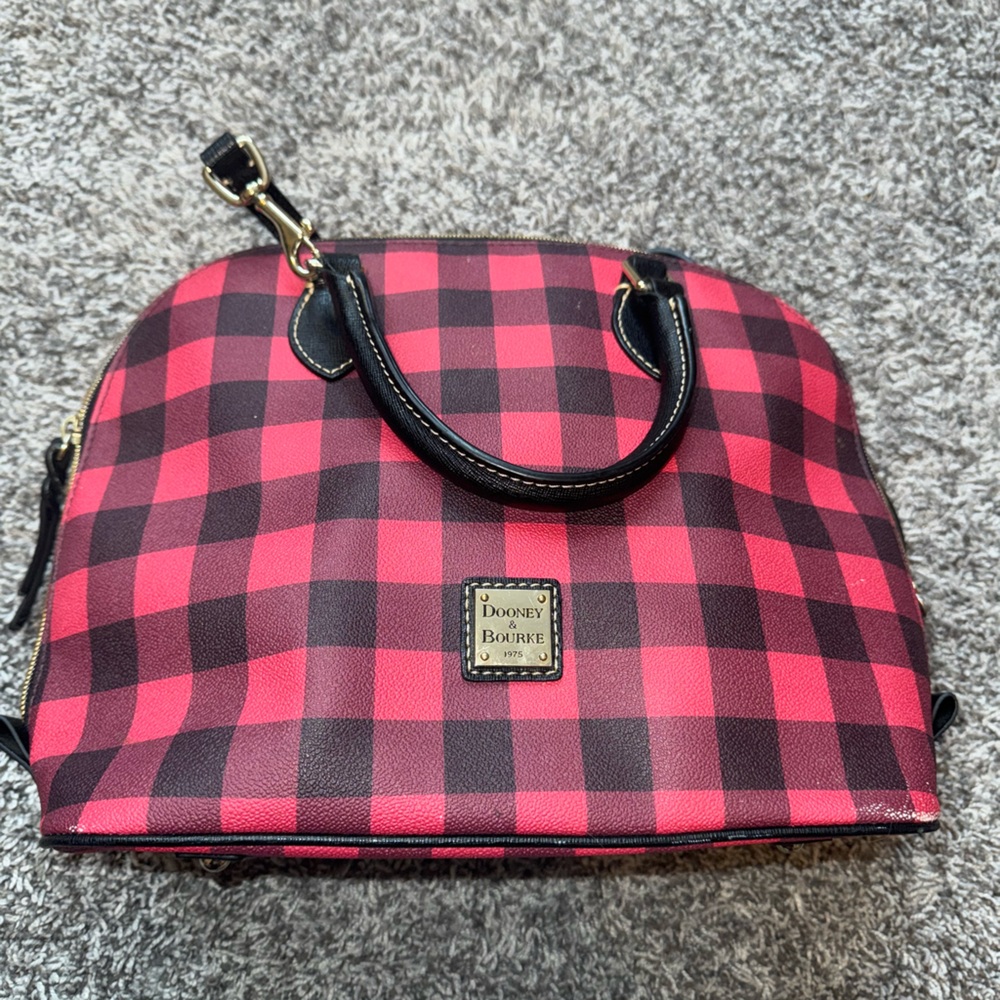 Dooney & Bourke Plaid Crossbody Purse/Bag 🖤 Great Pre-Loved Condition!